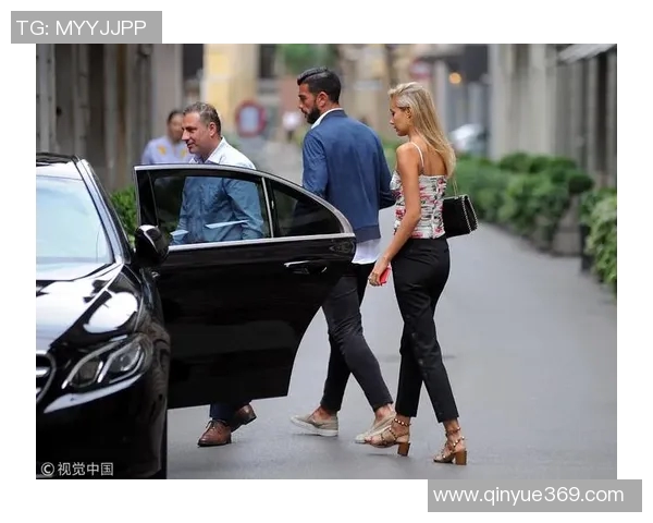 足球明星与名模女友的浪漫生活揭秘与时尚搭配技巧分享 足球明星与名模女友的浪漫生活揭秘与时尚搭配技巧分享